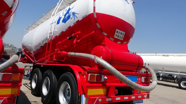 CIMC 3 Axles 28.5 Cbm Cement Bulker Tanker Trailer for Sale in Ghana