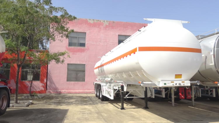 CIMC Tri Axle 45 Cbm Fuel Tanker Trailer for Sale in Kenya