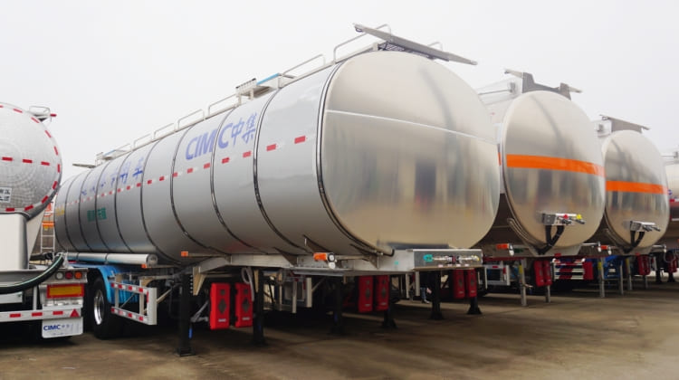 CIMC 3 Axle 42000 Liters Aluminum Diesel Tanker Trailer for Sale in Ghana