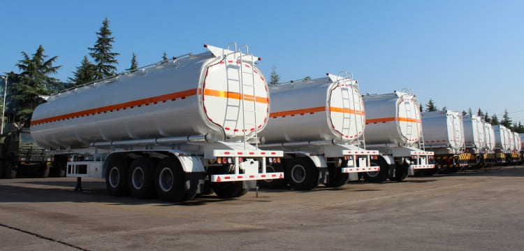 CIMC 3 Axle 45000 Liters Carbon Steel Fuel Tanker Trailer for Sale in Costa Rica