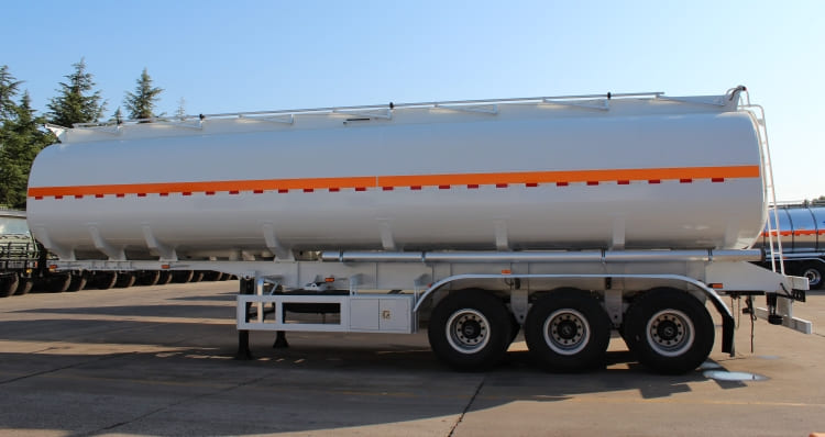 CIMC 3 Axle 45000 Liters Carbon Steel Fuel Tanker Trailer for Sale in Costa Rica
