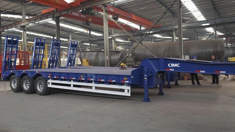 Tri Axle 60 Ton Low Loader Truck Trailer for Sale In Seychelles