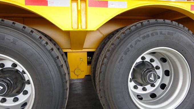 CIMC 3 Axle 60 Ton Front Loading RGN Lowboy Trailer for Sale