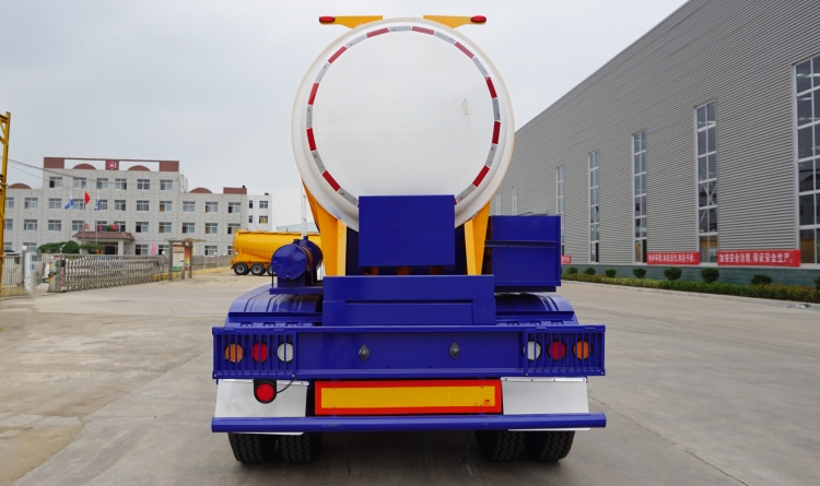 Tri Axle Sulfuric Acid Tank Trailer in Tanzania | Acid Tanks for Sale | CIMC Tank