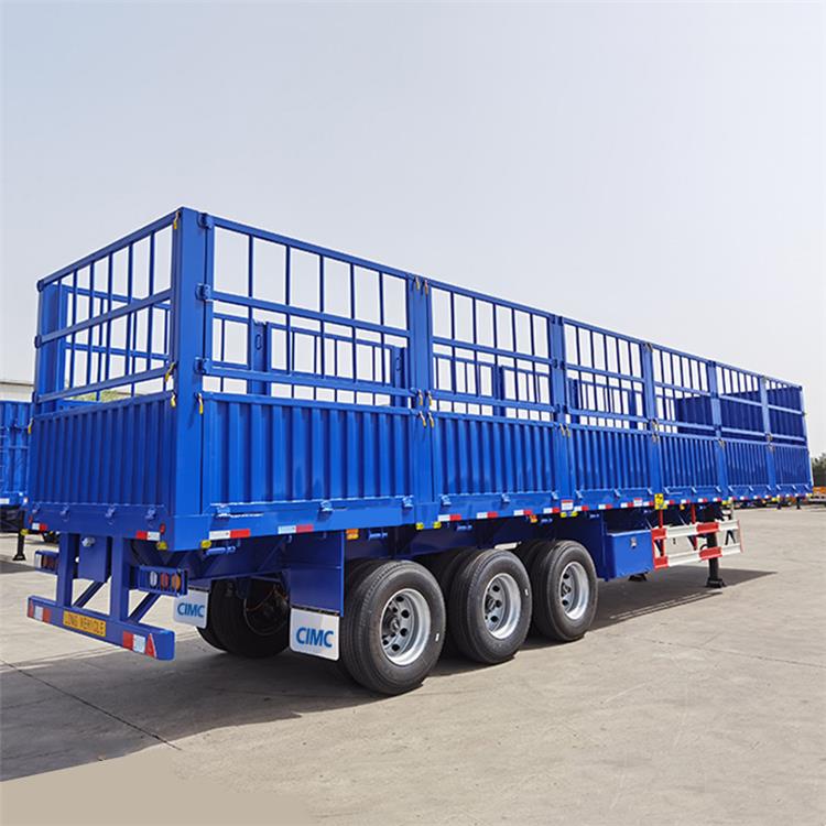 Tri Axle Livestock Trailer